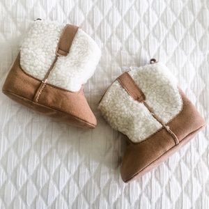 Rising Star Shearling Baby Booties